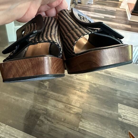 Black and Tan Wedge Sandal - Picture 8 of 9